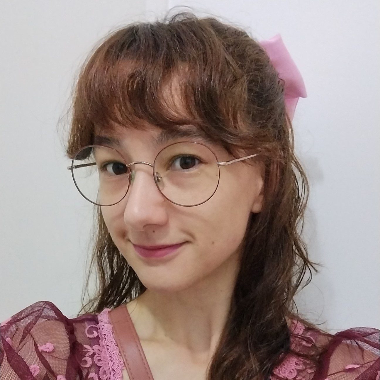 Kelly Amorim marca retorno à literatura e anuncia nova fase criativa a partir de 2026